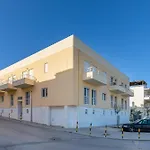 Oceanfront Two Bedroom Apartamento