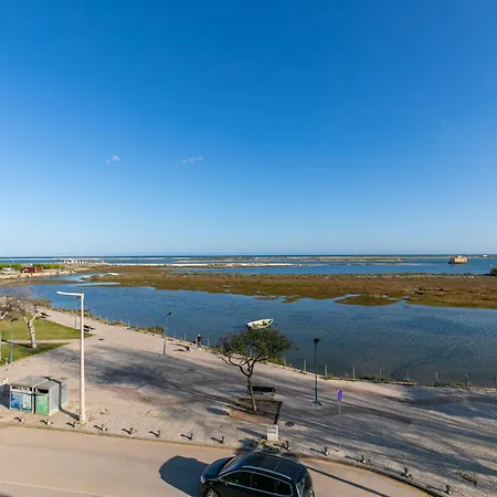 Διαμέρισμα Oceanfront Two Bedroom *